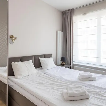 Urban Chic - Cozy - Center - Sienna Street *