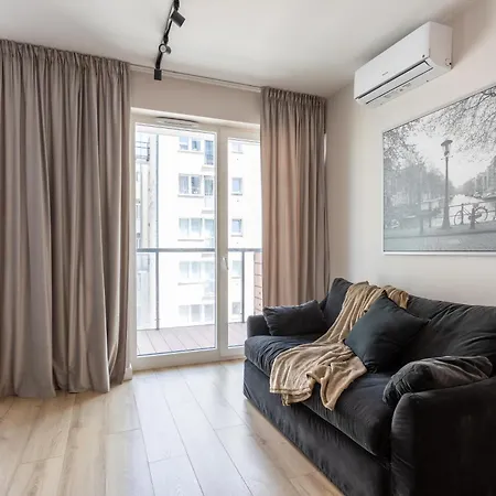 Urban Chic - Cozy - Center - Sienna Street *