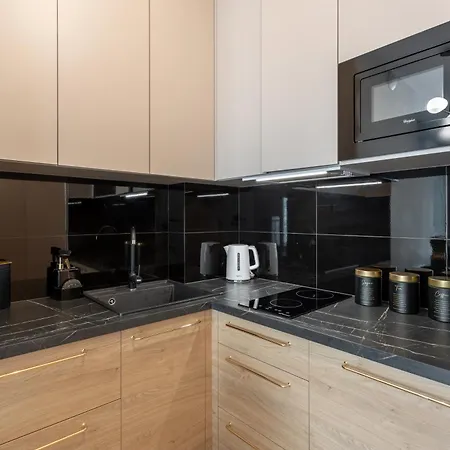 Urban Chic - Cozy - Center - Sienna Street