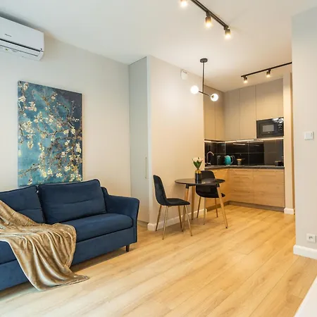 Urban Chic - Cozy - Center - Sienna Street
